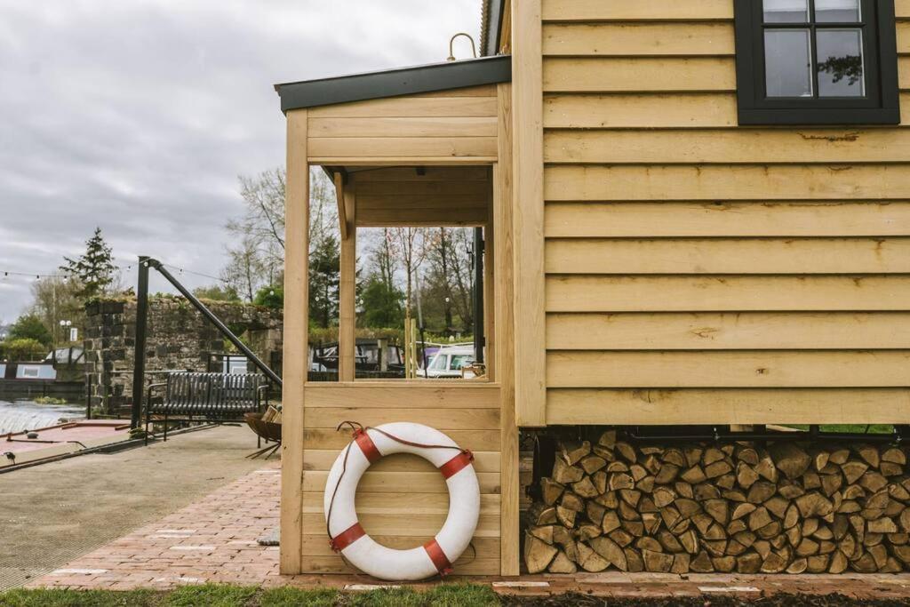 SaltfordIsland Hut - Outdoor Bath Tub, Firepit And Water Equipment公寓 外观 照片