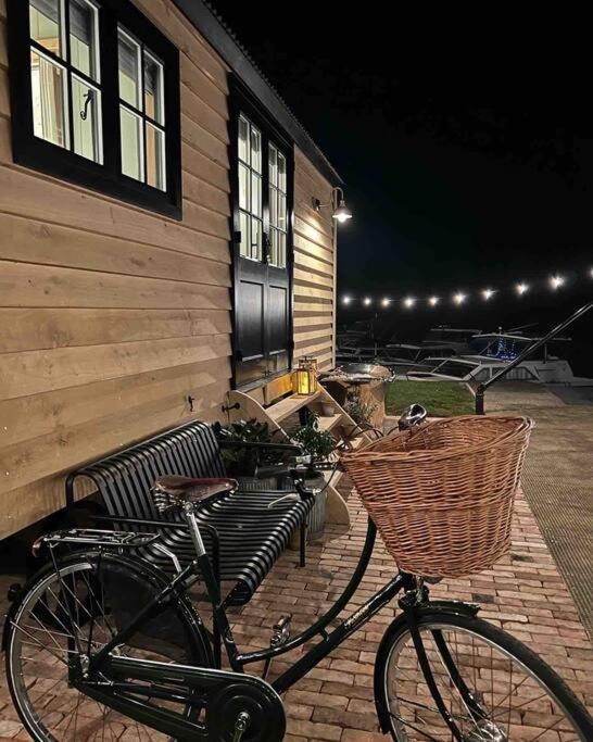 SaltfordIsland Hut - Outdoor Bath Tub, Firepit And Water Equipment公寓 外观 照片